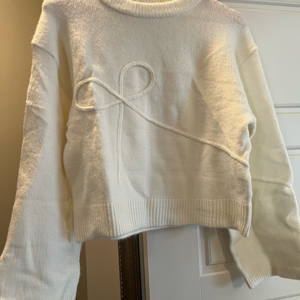 H&M White Sweater with Bow Detail